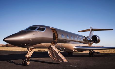 An Inside Look at RH’s First Private Charter Jet | Architectural Digest Gulfstream G650, Luxury Jets, Two Tone Paint, Private Yacht, Private Plane, Kid Friendly Travel Destinations, Steel Detail, Jet Plane, Private Jet