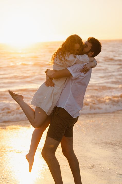 Beach Photography Poses For Couples, Beach Photo For Couples, Sunrise Photoshoot Ideas Couples, Family Beach Pics Ideas, Couple Shoot In Beach, Beach Side Photoshoot Ideas Couple, Beach Engagement Pictures Poses, Beach Couple Pictures Sunset, Sunset Photoshoot Ideas Couple