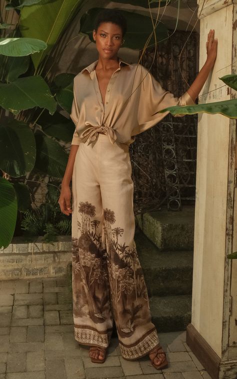 Natal, Summer Resort Outfits, Printed Linen Pants, Chic Resort Wear, Batwing Shirt, Beach Party Outfits, Tropical Outfit, Resort Chic, Batwing Top