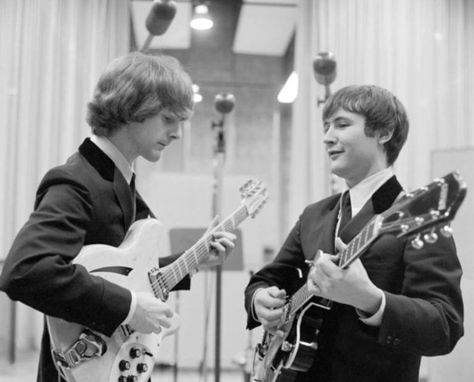 Roger McGuinn and David Crosby 60s Photoshoot, In The Studio Recording, Mr Tambourine Man, Roger Mcguinn, David Crosby, Grace Slick, Thelonious Monk, 60s Music, Swinging Sixties