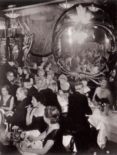 France 1920s Paris, 1920s Party Photos, Old Money 1920s Aesthetic, 1920 Paris Aesthetic, 1920 Party Aesthetic, 1920s Paris Aesthetic, 1920s France Aesthetic, 1920s Dark Aesthetic, Rich 1920s Aesthetic