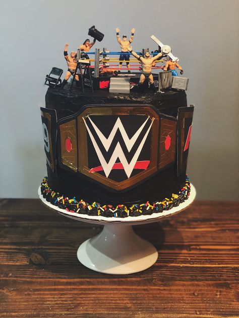 Essen, Wrestling Cakes Ideas Birthdays, Wwe Wrestling Cake, Wwe Birthday Cake Ideas, Wrestling Theme Cake, Wwe Birthday Cakes For Boys, 40th Birthday Wrestling Theme, Wwf Birthday Party Ideas, Wrestlemania Birthday Party