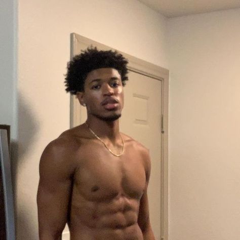 ZAYLON THOMAS on Instagram: "Summer ‘21" Cute Tall Black Guys, Cute Dark Skin Men, Black Guy Style, Light Skin Man, Light Skin Black Men, Fine Light Skin Men, Fine Black Males, Fine Black Guy, Black Boy Aesthetic