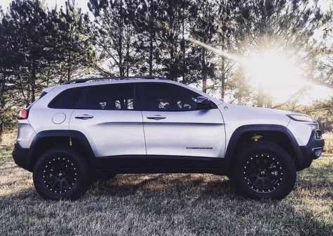 Jeep Cherokee Accessories, Jeep Trailhawk, Jeep Cherokee Trailhawk, Jeep Mods, Jeep Suv, Lifted Jeep, 2016 Jeep, Jeep Cherokee Xj, Jeep Cars