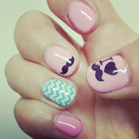 Mustache & Chevron nails! Using stamps. 2014 Nails Tumblr, 2010 Nails, 2012 Nails, Moustache Nails, Mustache Wallpaper, Mustache Nails, 2014 Nails, 2010s Aesthetic, Nails 2016