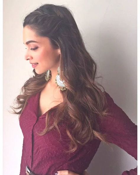 GOALS✨ #deepikapadukone Balayage, Deepika Padukone Hair, Hairstyles For Indian Wedding, Saree Hairstyles, Twisted Hair, Engagement Hairstyles, Side Braid Hairstyles, Deepika Padukone Style, Indian Wedding Hairstyles