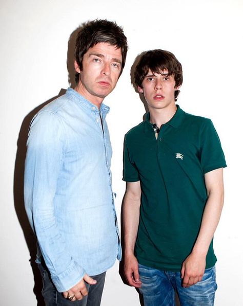 Divos Subcultures Fashion, Me And Him, Back Of My Mind, Jake Bugg, Ruby Tuesday, Music Genius, The Legend Of Heroes, Forever And Ever, Noel Gallagher