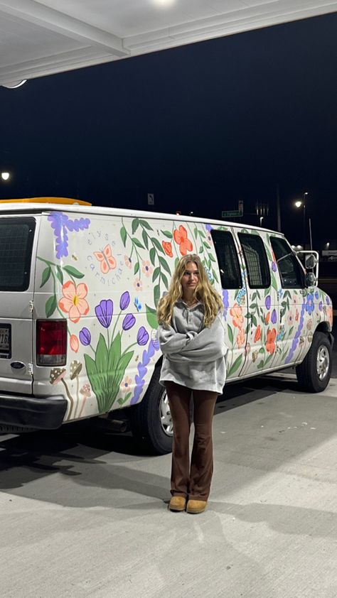 van reno, van painting, mural, van mural, car painting, custom painted van, custom painted car, pop up shop setup, pop up shop, road trip aesthetic, patchworks van, floral painted van Mom Van Aesthetic, Painted Camper Van, Campervan Painting Exterior, Custom Van Paint Jobs, Van Life Exterior Paint, Car Mural Art, Mini Van Aesthetic, Custom Paint Jobs Cars, Van Exterior Paint Ideas