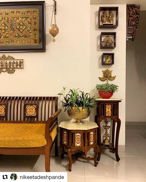 South Indian Furniture, South Indian Living Room, South Indian Home Decor, Indian Living Room Design, Room Nook, Living Room Nook, Indian Interior Design, Indian Living Room, Indian Room Decor