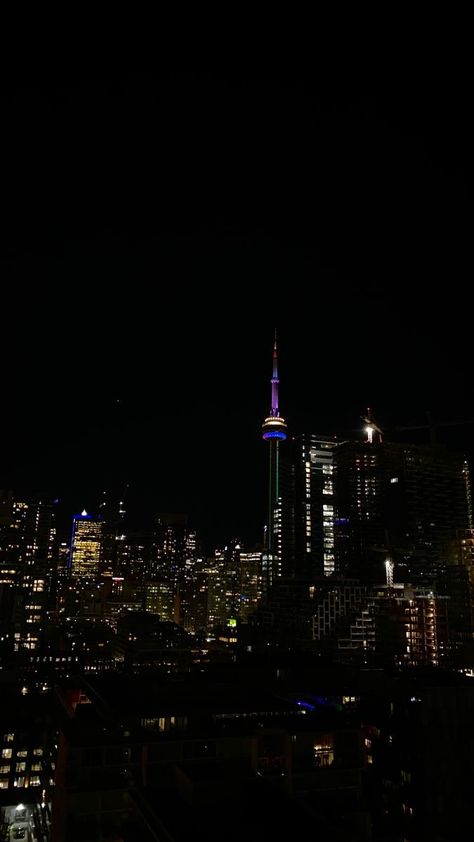 Toronto Dark Aesthetic, Vancouver Canada Aesthetic Night, Aesthetic Toronto Wallpaper, Toronto Night View, Night Life Toronto, Toronto At Night Aesthetic, Downtown Toronto Aesthetic Night, Toronto Aesthetic Night, Rooftop Wallpaper