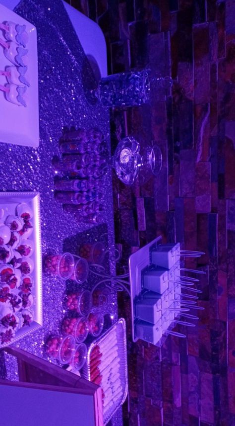 Euphoric Theme Birthday Party, Prom Euphoria Theme, 21 Birthday Purple Theme, 18th Birthday Euphoria Theme, Birthday Theme Euphoria, Euphoria Theme Cake Ideas, Prom Bday Party, Euphoric Prom Theme, Cd Party Decorations
