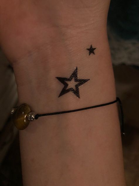 Tattoo Ideas For Men Stomach Small, Stars Tattoo For Men On Arm, Emo Star Tattoos, Star Tattoo On Leg, Thick Star Tattoo, Star And Rose Tattoo, Cute Tattoos Stars, Fake Tatoos Ideas, Hand Tattoos Marker