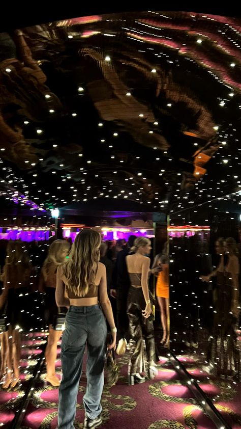 #paris #larc #parisnightout #party #nightclub Paradise Club New York, Ig Dump, London Night Out, Paris Club, London Nightclubs, London Night, Paris At Night, Big Night, Best Club