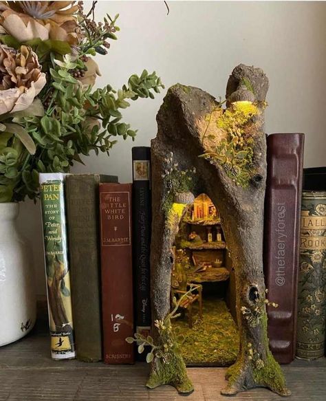 Fairy Nook, Fairy Book Nook, Fairy Library, Bookshelf Decor Ideas, Book Nook Diorama, Forest Coloring Book, Forest Book, Aesthetic Fairy, Bookshelf Art