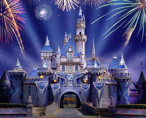Disney World Attractions, Disneyland Birthday, Mickey Mouse 1st Birthday, Disney California Adventure Park, California Adventure Park, Disneyland Vacation, Disneyland Tips, Disney On Ice, Disneyland Hotel