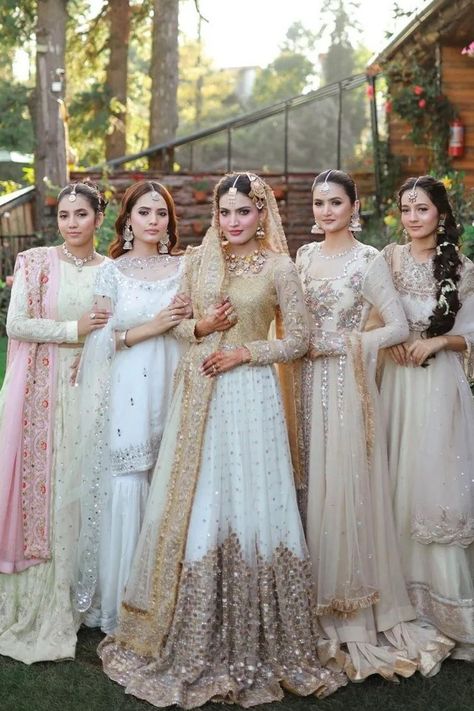 Fatima Faisal Wedding Dress, Groom Sister Dress Pakistani, Groom Sister Wedding Outfit, Bride Sister Dress Pakistani, Nikkah Dress For Sisters, Mehndi Function Dress Outfit, Dresses For Mehndi Function, Fatima Faisal, Bride Sister Dress