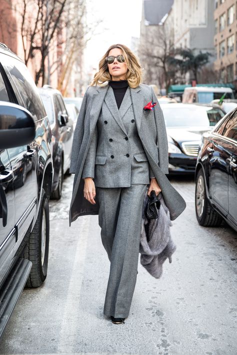 The 94 Most Beautiful Street Style Looks From Fashion Week  - Cosmopolitan.com Work Wardrobe, Professional Outfits, Woman In Suit, Look Blazer, Nyfw Street Style, Woman Suit Fashion, Pants Suit, Modieuze Outfits, Looks Chic