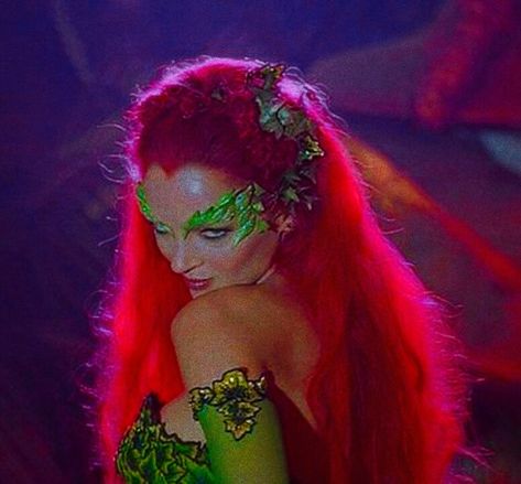 Uma Thurman Poison Ivy Costume, Una Thurman Poison Ivy, Poison Costume, Poison Ivy Uma Thurman, Villain Energy, Superhero Aesthetic, Uma Thurman Poison Ivy, Poison Ivy Makeup, Poison Ivy Halloween Costume