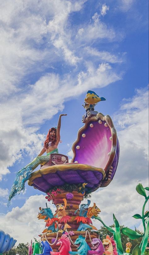 Disney World Parade Disney Widgets, Disney Dump, Disney World Parade, Disneyland Parade, Disney World Aesthetic, 2024 Manifestations, Disney Movie Art, Disney Parade, Florida Life