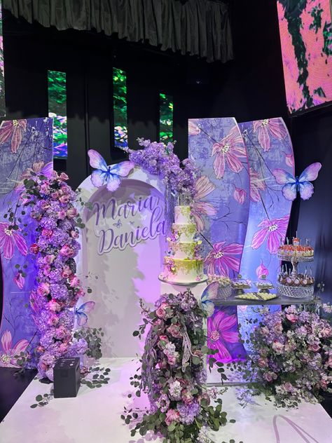 Butterfly’s , naturals flowers in lavander, lilac and purple colors Butterfly Sweet 16 Theme, Sweet 16 Fairy Theme, Fairy Theme Sweet 16, Butterfly 15 Theme, Butterfly Quince Theme, Butterfly Party Decor, Butterfly Quinceanera Theme, Sweet Sixteen Themes, Butterfly Sweet 16