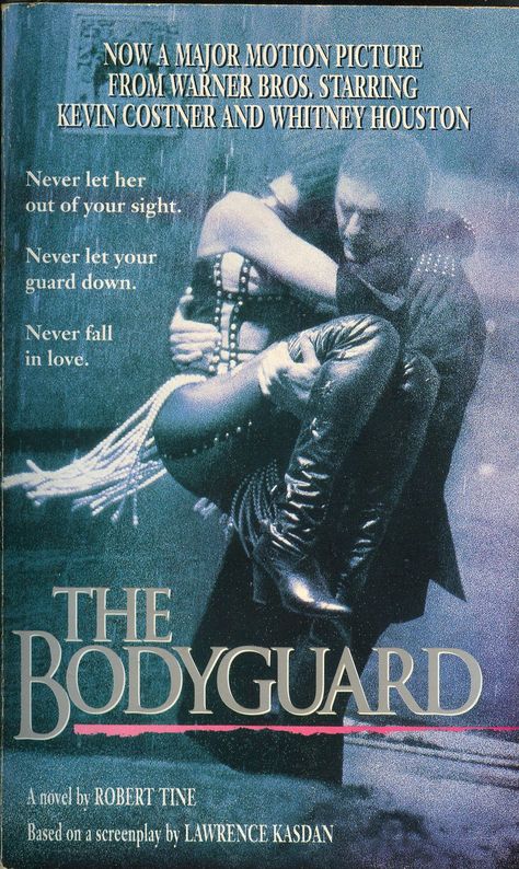 The Bodyguard (1992, Signet) Robert Tine Kevin Costner Whitney Houston, The Bodyguard Movie, The Bodyguard, Beau Film, Romantic Films, Movies Worth Watching, I Love Cinema, 90s Movies, Kevin Costner