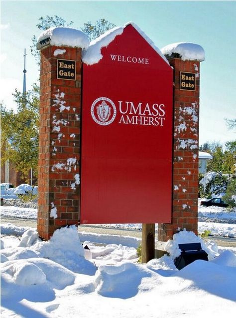 U Mass Amherst, Umass Amherst Dorm, Aqua Color Schemes, Amherst Massachusetts, Umass Amherst, University Of Massachusetts Amherst, Amherst College, Dream Dorm, College House