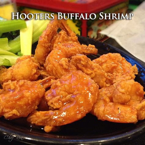 Hooters Buffalo Shrimp recipe. This shrimp recipe sounds fantastic!! If I never end up making this, I will head straight to Hooters when I go back to the US !! Do you Think they will believe me if I say I'm just there for the shrimp and not the 'scenery '?!? #copycat #hooters #buffalo Hooters Buffalo Shrimp, Hooters Buffalo Shrimp Recipe, Shrimp Sauce Recipe, Buffalo Shrimp Recipes, Buffalo Shrimp, Seafood Shrimp, Shrimp Sauce, Shrimp Appetizers, Fried Shrimp