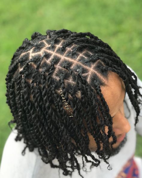 Jen!👸🏾 on Instagram: “Small Men Twists🤩✨ . . . @j_.styless @j_.styless @j_.styless . . . . . . . . . #twiststyles #twist #twistbraids #twists #mentwists…” Black Mens Braids, Twist Hair Men, Two Strand Twist Hairstyles, Mens Twists Hairstyles, Hair Twists Black, Natural Hair Men, Boy Braids Hairstyles, Cabello Afro Natural, Cornrow Hairstyles For Men