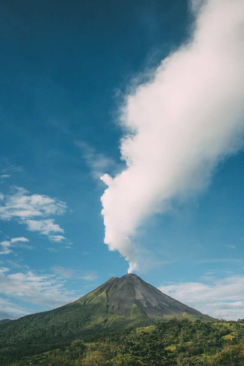 Costa Rica, Cartago, Costa Rica Wallpaper Iphone, Costa Rica Nature, Cost Rica, Arenal Volcano, Costa Rica Vacation, Costa Rica Travel, Les Cascades