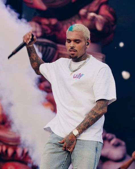 Chris Brown in 2022 | Breezy chris brown, Chris brown, Chris brown wallpaper Reggaeton, Chris Brown Photoshoot Pictures, Chriss Brown, Cris Brown, Chris Brown Photos, Chris Brown Photoshoot, King Chris, Fine Dudes, Chirs Brown