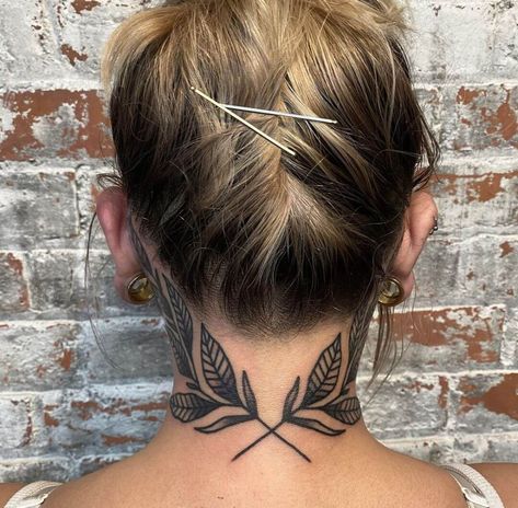 Traditional Side Neck Tattoo, Back Of The Head Tattoo For Women, Under Hairline Neck Tattoo, Womens Back Neck Tattoo, Women Back Neck Tattoo, Nape Tattoos Women, Hairline Tattoo For Women Neck, Small Side Of Neck Tattoo, Shoulder Foliage Tattoo