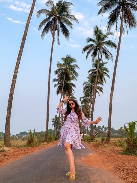 This one is clicked in Parra Road (The famous coconut tree road in goa) & i think the tourist site is totally overrated! The roads leading to this are gorgeous. #TheMuseGirlie #TMG #parra #parraroad #coconuttree #vacation #vacationmode #vacationstyle #tourist #pictureoftheday #pinoftheday #postoftheday #traveltips #travelgram #traveling #travelblogger Parra Road Photo Ideas, Hairstyles For Goa Trip, Photos Idea In Goa, Parra Road Goa Photoshoot, Para Road Goa Photography, Photo Ideas In Goa, Parra Road Photos, Para Road Goa, Couple Photo Poses In Goa