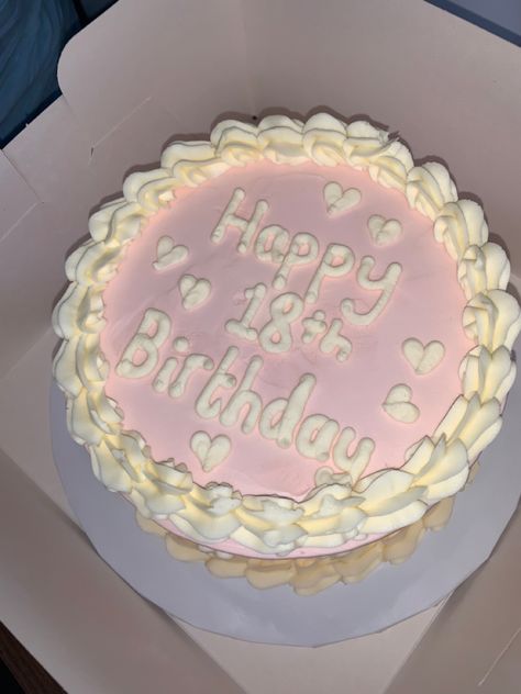 Pastel, Cake Ideas 18th Birthday, Eighteen Birthday Cake, Eighteenth Birthday Cake, Birthday Cake Design, Small Poodle, 18th Bday, Eighteenth Birthday, 18th Birthday Cake