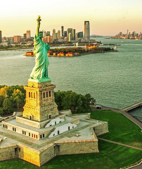 Statue Liberty and Ellis Island Tickets - City Experiences anchored by Hornblower Island Artwork, New York City Vacation, Liberty Island, California Missions, Destin Hotels, East Coast Travel, Prom 2023, New York Harbor, York Travel