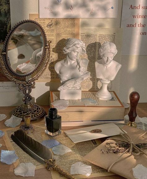 Light Acadamia, Academia Room, Dark Acadamia, Light Academia Aesthetic, You Are The Greatest, Fotografi Vintage, Magnifying Mirror, Dark Academia Aesthetic, Academia Aesthetic