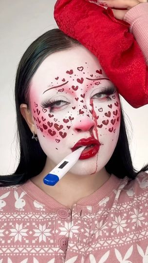 Love Sick Makeup, Makeup To Look Sick, Sick Girl Makeup, Contacts Makeup, Eyeliner Palette, Sick Love, White Face Paint, Play Makeup, No Signal