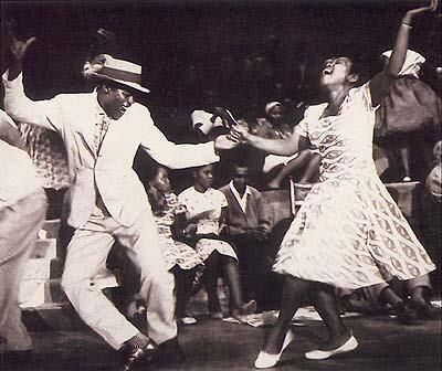 DANCE~Swing out! Dancing Reference, Jitterbug Dance, Swing Jazz, Vintage Dance, Jitterbug, Lindy Hop, Swing Dancing, Dancing Aesthetic, Swing Dance