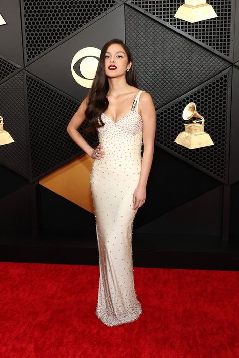The Best 2024 Grammys Red Carpet Looks 90s Red Carpet Dresses, Miley Cyrus Taylor Swift, Grammys Looks, Taylor Swift Olivia Rodrigo, Grammys 2024, Grammy Fashion, Rich Girl Style, Grammy Dresses, Grammys Red Carpet