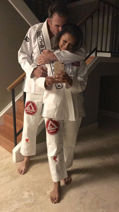 BJJ couple, train together, stay together, BJJ lifestyle, Gracie Barra Bjj Couple Goals, Jiu Jitsu Wedding, Jiu Jitsu Couple, Karate Couple Aesthetic, Karate Couple, Taekwondo Couple, Bjj Quotes, Gracie Barra, Martial Arts Girl