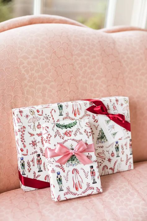 How To Wrap Christmas Presents Like A Pro Christmas Wrapping With Ribbon, Christmas Wrapping Paper Ideas, Wrap Christmas Presents, Christmas Gift Ideas For Friends, Wrapping Christmas Presents, Copper Paper, Fav Products, Gift Ideas For Friends, How To Tie Ribbon