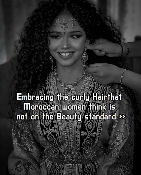 Moroccan Curly Hair, Moroccan Women Beautiful, Arabic Beauty Women, Moroccan Memes, Moroccan Makeup, Moroccan Hair, Morocco Girls, Moroccan Woman, Curly Hair Girls