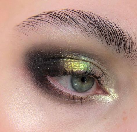 Green Eyeshadow Looks For Blue Eyes, Green Liquid Eyeliner, Green And Brown Makeup, Green And Brown Eyeshadow, Dark Green Eye Makeup, Heavy Eye Makeup, Fae King, Hozier Concert, Dark Green Eyes