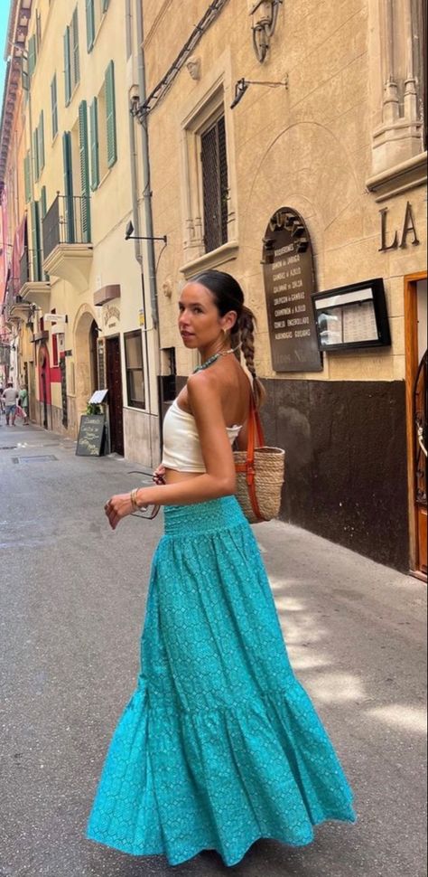 Long Linen Skirt Outfits For Summer, Italy Core Outfits, Croatian Summer Outfits, Outfits For Switzerland, Maxi Skirts Aesthetic, Switzerland Outfits Summer, Spain Fashion Spring, Croatia Summer Outfits, How To Style A Midi Skirt
