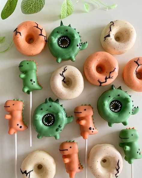 Dino And Donuts Birthday Party, Dinosaur Donuts Ideas, Dinos And Donuts Party, Dinosaur Cakesicles, Donut Dinosaur, Dino Cake Pops, Dinosaur Cake Pops, Dinosaur Snacks, Dinosaur Birthday Party Food