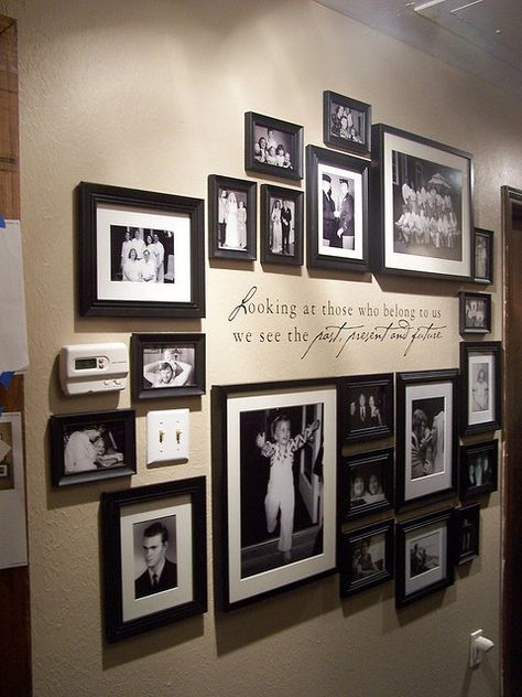 LOVE this...need to figure out how she planned this out on her computer first. Picture Arrangements, Photo Arrangement, Exposition Photo, Deco Champetre, Family Photo Wall, Photo Deco, Photo Wall Gallery, Family Tree Wall, Family Wall