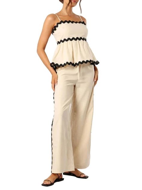 $39.85 USD + Shipping = Peplum Cami Top & Pants Set with Ric-Rac Contrast for Women https://pekosa.com/products/womens-peplum-cami-top-pants-set-with-ric-rac-contrast Pekosa Women Fashion #twopiecesetoutfit #pantssetoutfit #trendyoutfitset Sleeveless Crop Tops, Dirndl Outfit, Chique Outfit, Barbie Mode, Bandeau Tops, Style Pant, Spaghetti Strap Crop Top, Rock Outfit, Mini Robes