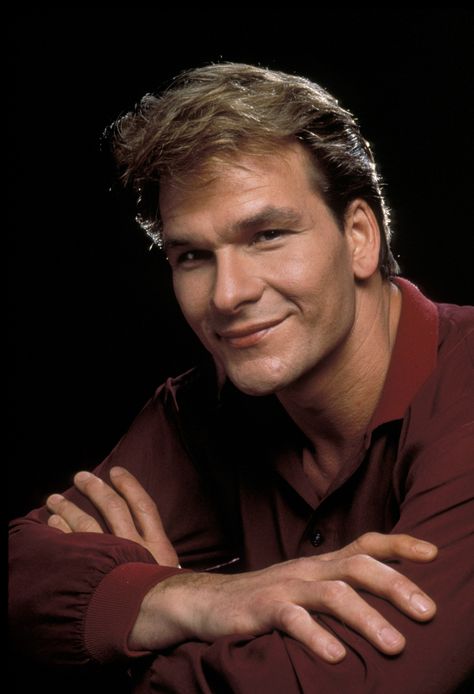 Patrick Swayze, male actor, dancer, artist, Dirty Dancing, r.i.p., lovely smile, hands, portrait, photo Patrick Swayze Dirty Dancing, Hands Portrait, Patrick Swayze, Lovely Smile, Actrices Hollywood, Dirty Dancing, Favorite Actors, Hollywood Actor, Famous Faces