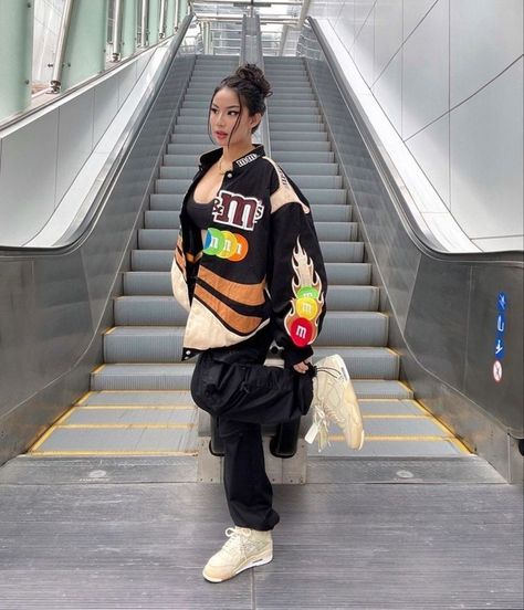 Hype Beast Outfits Women, Hype Beast Outfits, Hypebeast Girl, 2022 Sneakers, Hypebeast Outfits, Hypebeast Women, Sneakers 2022, Hypebeast Fashion, Monochrome Outfits