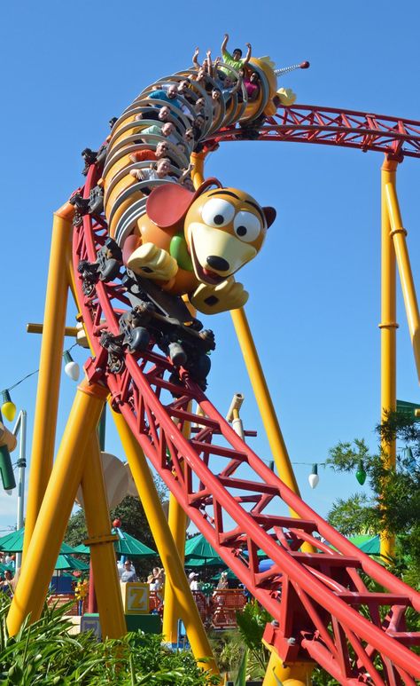 Slinky Dog Ride Disney, Slinky Dog Dash Ride, Slinky Dog Dash, Disney World Aesthetic, Slinky Dog, Toy Story Land, Disney Parque, Disney 2024, Disney World Rides