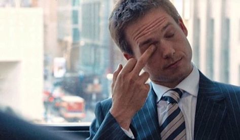 Humour, Suits Netflix Tv Shows, Chess Guy Aesthetic, Harvey Specter X Mike Ross, Suits Netflix Aesthetic, Mike Ross Aesthetic, Suits Tv Show Aesthetic, Suits Aesthetic Tv Show, Mike And Rachel Suits